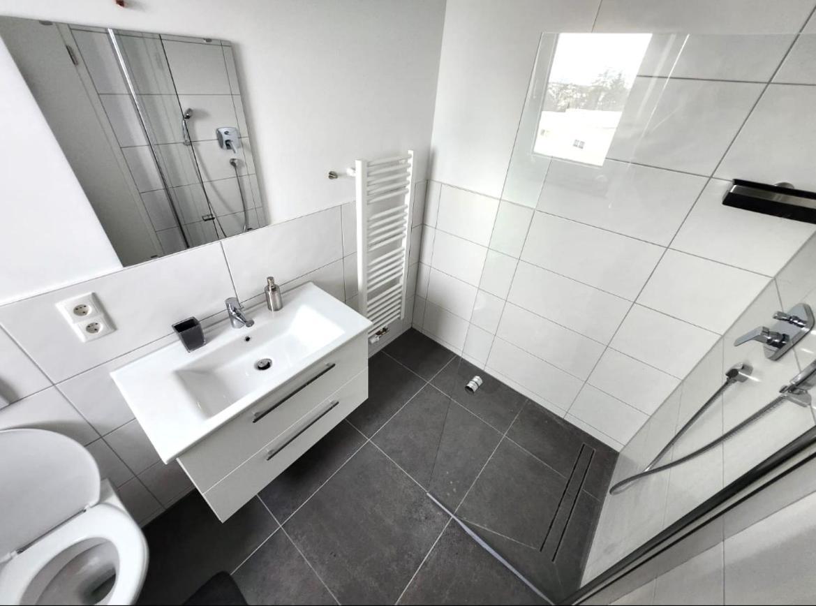 Modernes Mit Wifi, Aufzug & Kostenlos Parken El-living Apartment Augsburg
